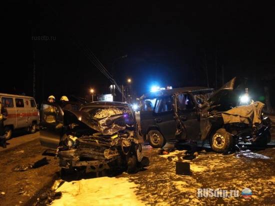 Ночная авария на Ленинградском проспекте в Архангельске