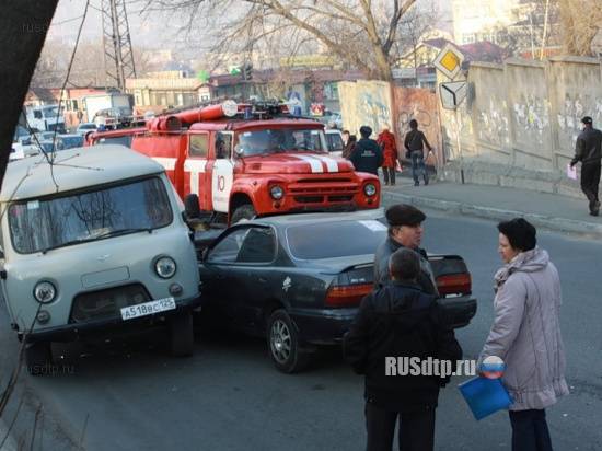 Неуправляемый автобус снес 16 машин во Владивостоке