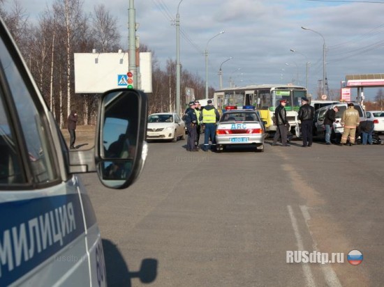 Маршрутка и такси столкнулись в Архангельске &#8212; двое погибших