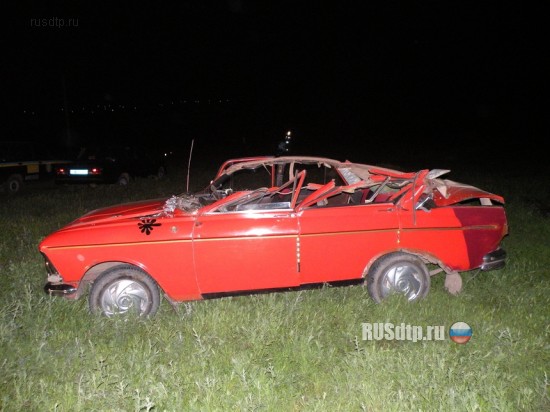 В результате аварии «Москвич» превратился в кабриолет