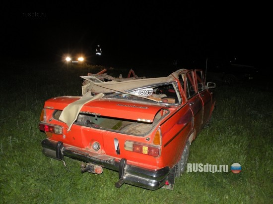 В результате аварии «Москвич» превратился в кабриолет