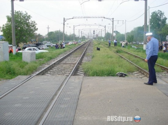 Семья погибла под поездом на Кубани