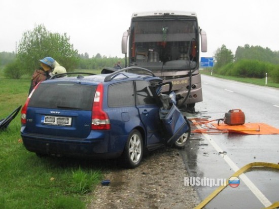 Водитель «VOLVO» погиб в столкновении с автобусом