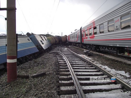 Под Медногорском два поезда разорвали МАЗ на части
