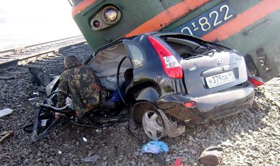 Авария на железнодорожном переезде под Костромой