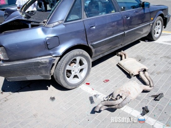 Российский дальнобойщик «убил» 20 автомобилей