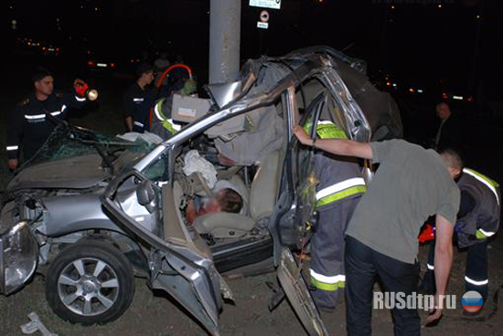 В Киеве пешеход «убил» водителя и пассажиров «Ниссана»