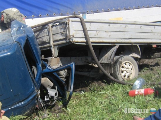 Отец с сыном попали в крупную аварию на трассе «Байкал»