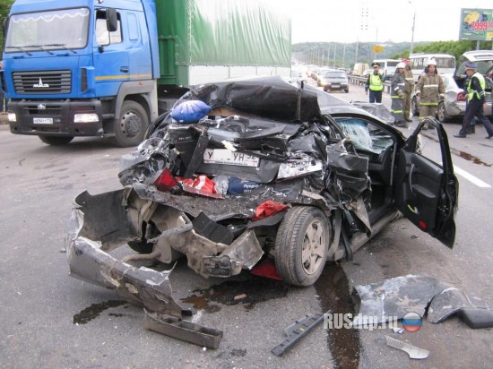 В Нижнем Новгороде китайский грузовик смял 9 автомобилей