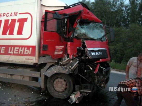 Водитель тягача уснул за рулем и протаранил попутный «ГАЗ»