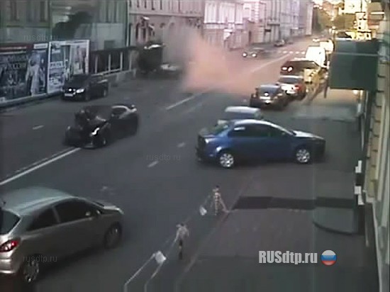 Авария на Садовнической в Москве