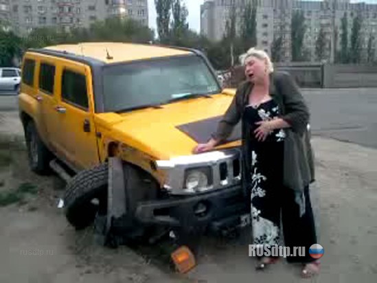 Пьяная женщина на «Хаммере» устроила погром на парковке