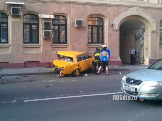 В Москве разбили Nissan GT-R стоимостью 4,5 млн. рублей