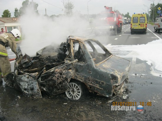 На трассе Москва &#8212; Петербург заживо сгорели четыре человека