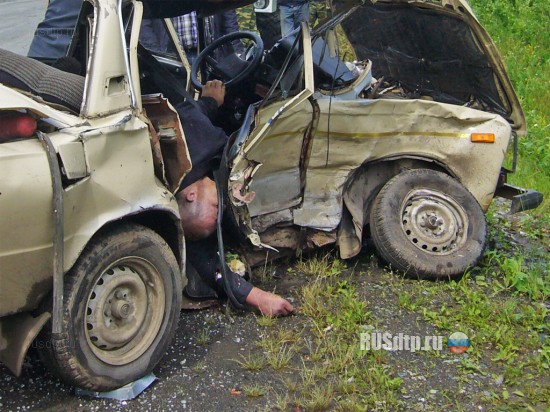 В столкновении двух «ВАЗов» погиб водитель «шестерки»