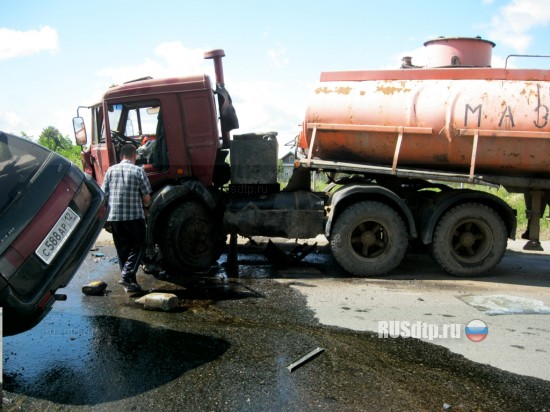 В Йошкар-Оле «Лада» влетела под бензовоз. 5 погибших