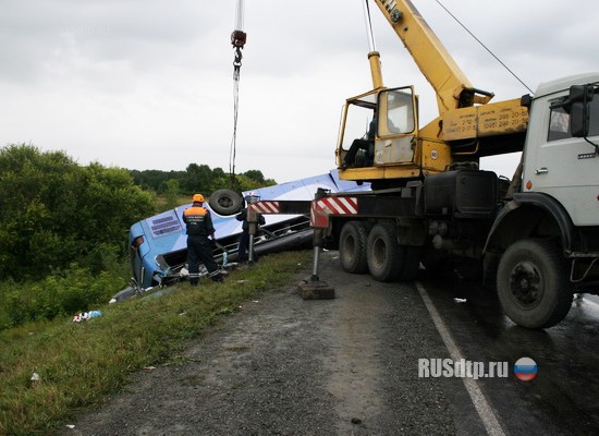 Автобус протаранил фуру: 4 погибших