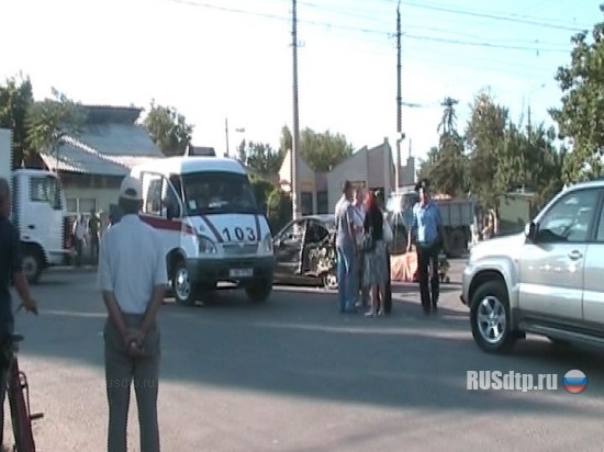 В Крыму неуправляемый автобус влетел в легковушку