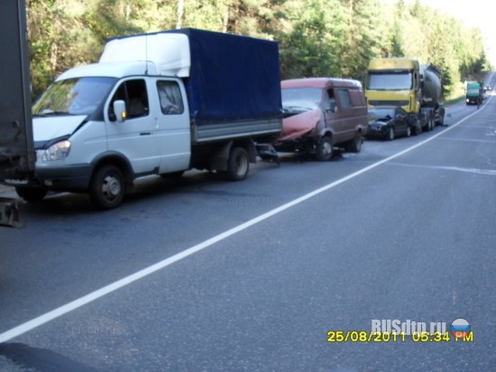 6 автомобилей столкнулись на трассе Симферополь-Брест