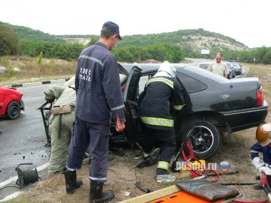 В Севастополе в результате ДТП водителя зажало в машине