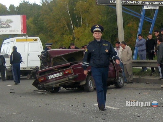 В Томске столкнулись «Тойота» и ВАЗ-2106