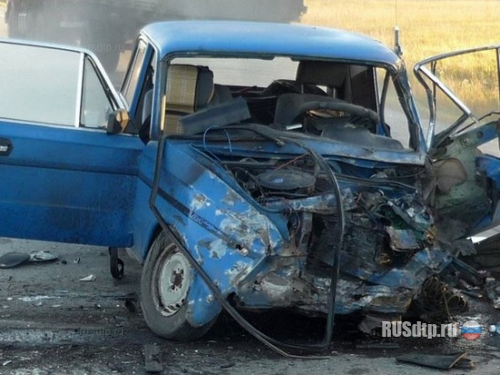 19-летний водитель на ВАЗе завалил фуру