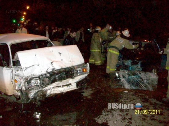 Неопытный водитель убил пассажира и покалечил двоих