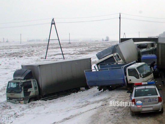 На трассе Москва – Уфа столкнулись 10 автомобилей