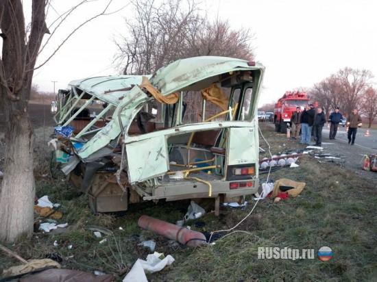 Грузовик протаранил автобус на трассе «Кавказ»