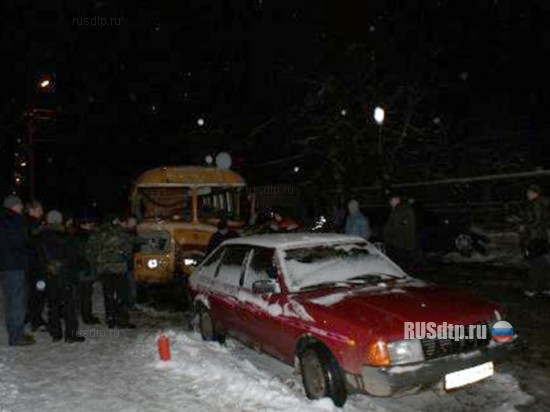В Пскове Subaru протаранил автобус