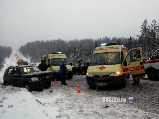 Четыре человека пострадали в ДТП на трассе М8