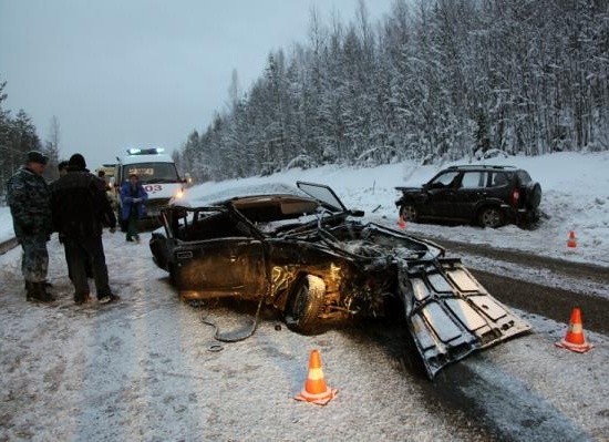 Четыре человека пострадали в ДТП на трассе М8