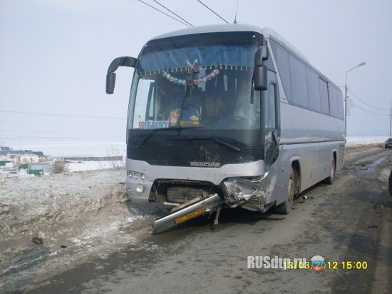 Женщина на «Ситроене» протаранила автобус