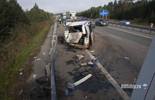 На трассе Пермь &#8212; Екатеринбург в ДТП погибли 2 человека