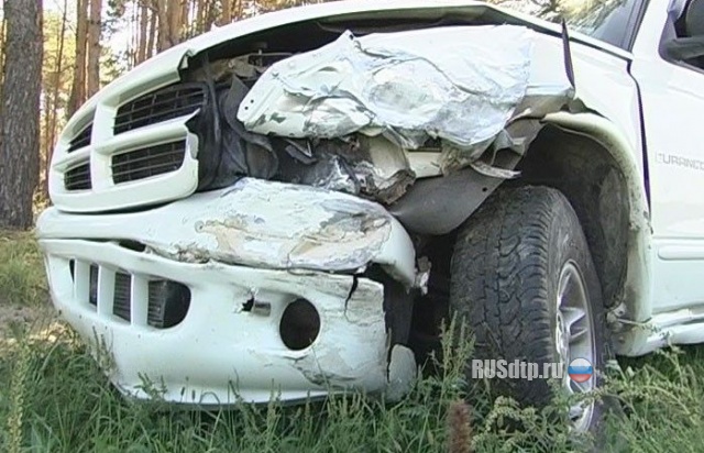 Dodge разорвал ВАЗ, водителя госпитализировали.