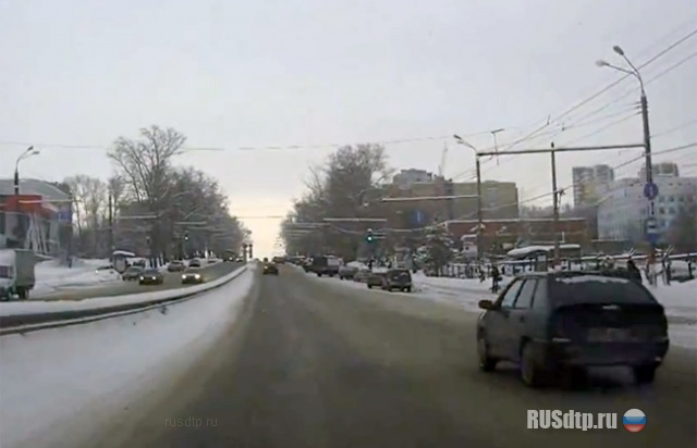 Жесткий контакт на перекрестке