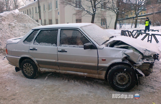 Высунул нос