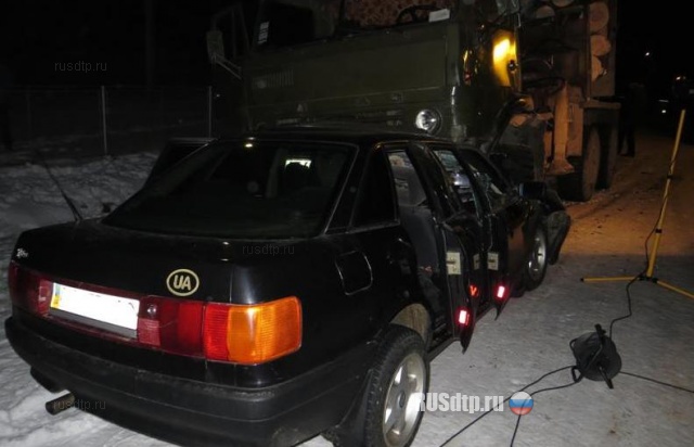 Девушка влетела под КамАЗ — погибли три человека