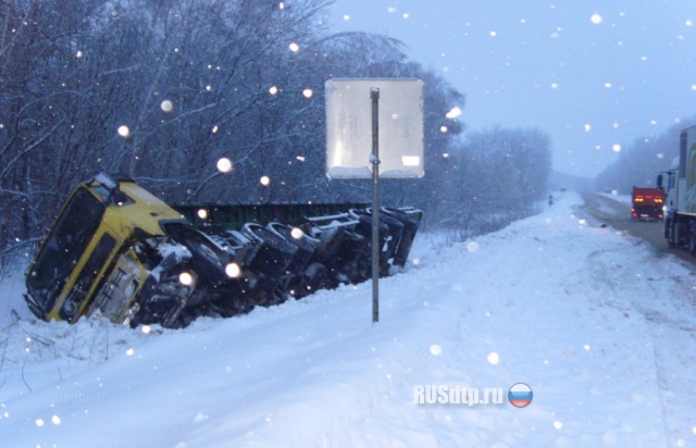 Столкнулись ВАЗ, Тойота и фура Вольво &#8212; двое погибли