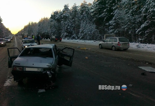 Неопытный водитель ВАЗа столкнулся с автобусом