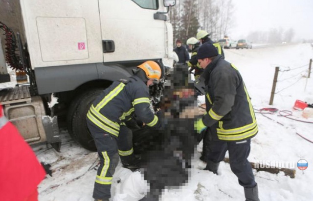 Четверо погибли под фурой