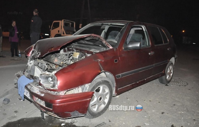 Гольф нокаутировал внедорожник