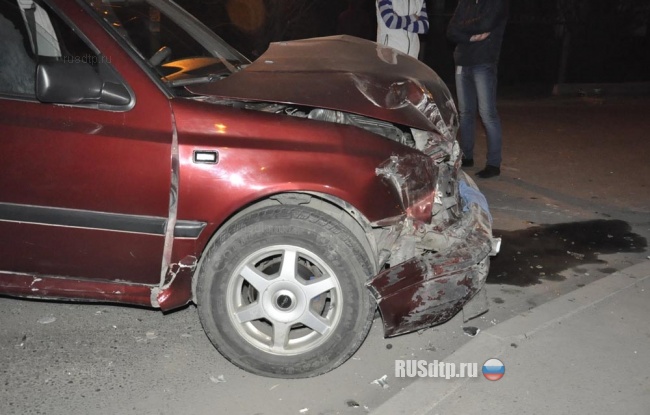 Гольф нокаутировал внедорожник