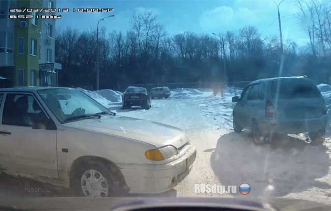 Где-то во дворах