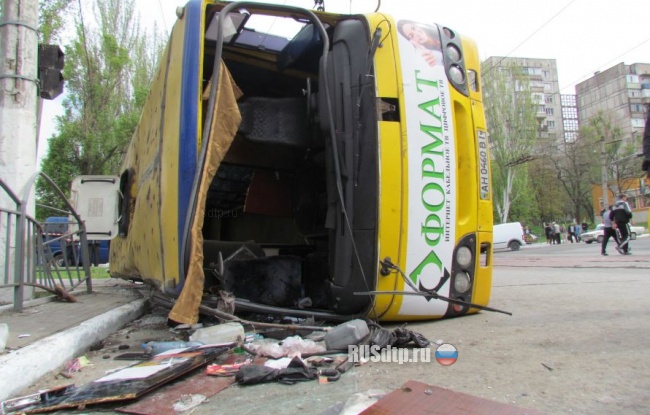 Перевернулся автобус