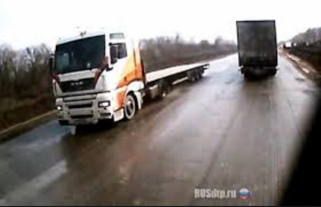 Столкновение грузовиков на трассе Сызрань-Самара