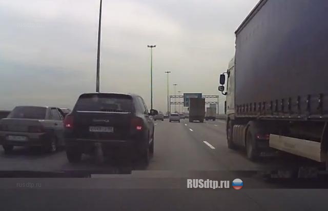 Скрылся на Порше