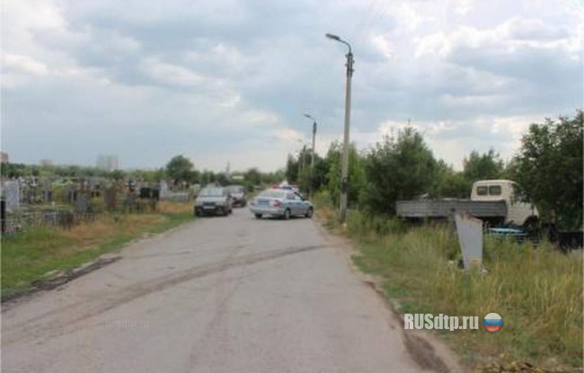 Смерть на кладбище