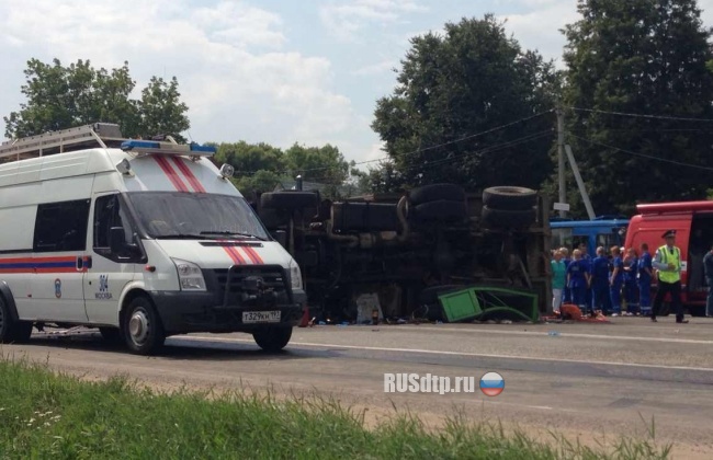 Кадры страшной аварии под Подольском - погибли 18 человек