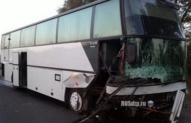 Столкновение автобуса и ВАЗ-2107 в Ростовской области